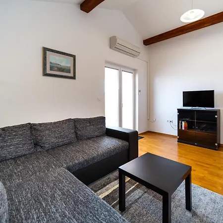 Apartment Zdravka