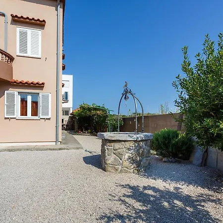 Zdravka Apartment Krk Town